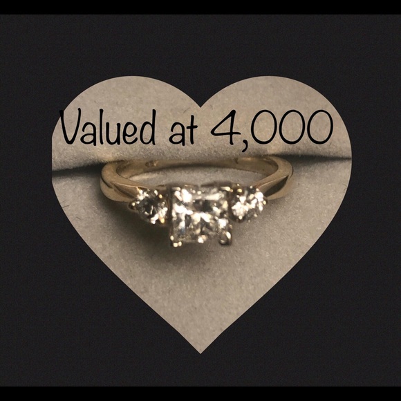 Jewelry - Diamond lady’s ring/LOWEST PRICE😘